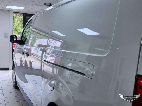 Vauxhall Vivaro 2.0 Turbo D 3100 Dynamic L2 H1 Euro 6 (s/s) 6dr 58
