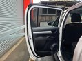 Toyota Hilux INVINCIBLE 4WD D-4D DCB 21