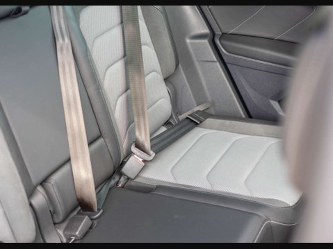 Volkswagen Tiguan 1.5 Tiguan R-Line TSi Evo Semi-Auto 5dr 32