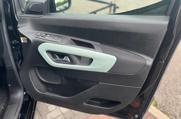 Citroen Berlingo BLUEHDI FEEL M WHEELCHAIR RAMP 27
