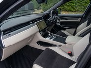 Jaguar F-Pace 5.0 SVR 9