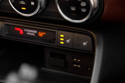 Mazda MX-5 RF SPORT NAV 37