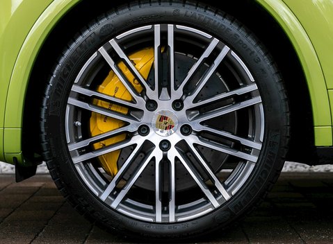 Porsche Cayenne Turbo S 10