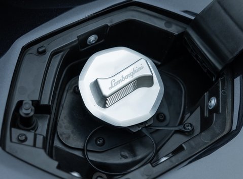 Lamborghini Aventador S LP 740-4 Roadster 36