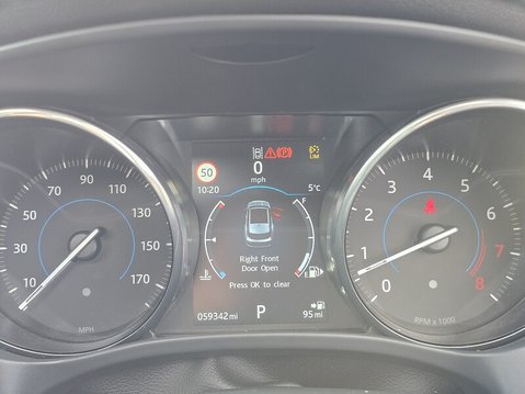 Jaguar F-Pace V6 S AWD 28