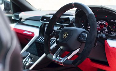Lamborghini Urus 11