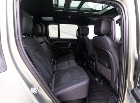 Land Rover Defender V8 10