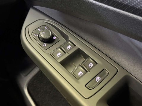 Volkswagen Golf 2.0 TSI R Hatchback 5dr Petrol DSG 4Motion Euro 6 (s/s) (320 ps) 38