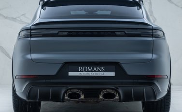 Porsche Cayenne TURBO E-HYBRID Coupe with GT Package 8
