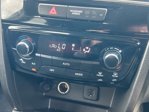 Suzuki Vitara SZ-T BOOSTERJET MHEV 26