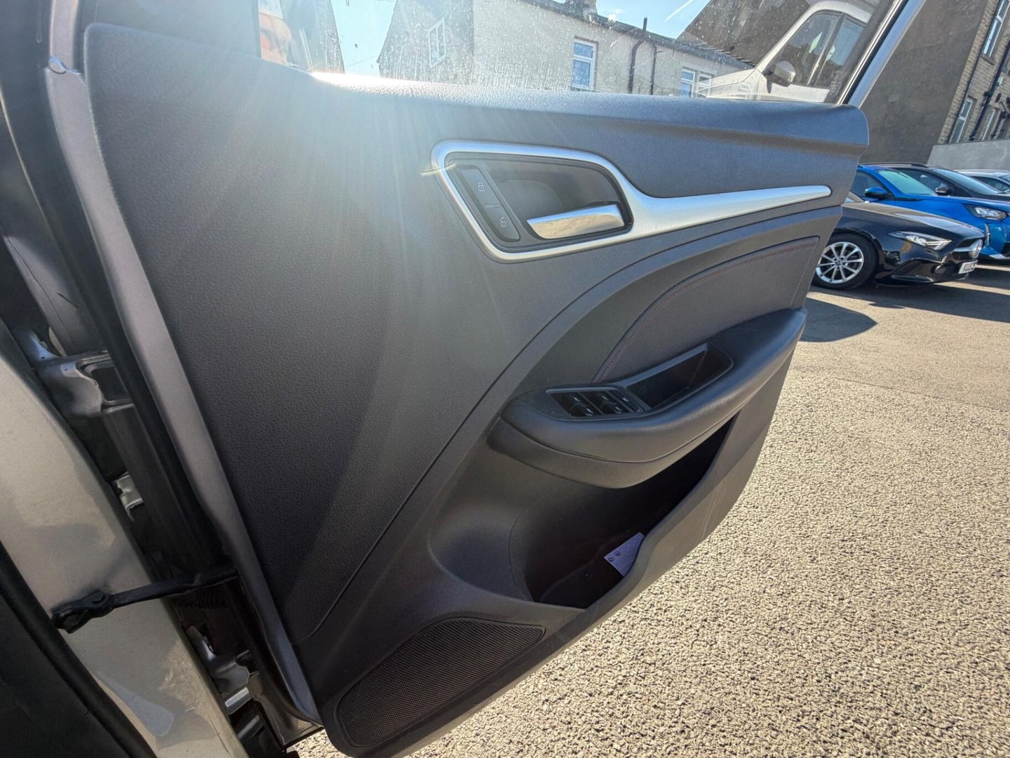 2021 MG Zs — image 14