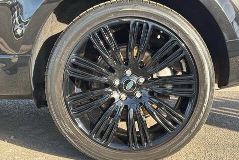Land Rover Range Rover Sport D300 MHEV HSE Dynamic Black Auto 4WD Euro 6 (s/s) 5dr 35