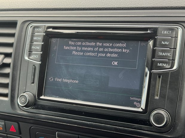 Volkswagen Transporter AUTO SWB [SOLD KH] L1H1 SPORTlINE T32 Air Con Nav Sensors EURO 6 NO VAT DSG 29