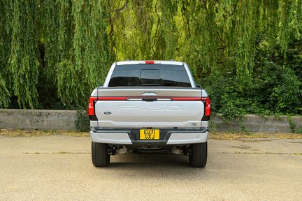 Ford Lightning Lariat Electric 6