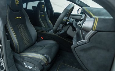 Lamborghini Urus PERFORMANTE 11