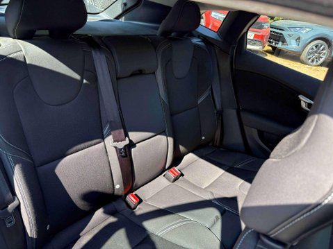 Volvo V40 2.0 T2 GPF Momentum Nav Plus Euro 6 (s/s) 5dr 13