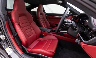 Porsche 911 Turbo S (992) 10