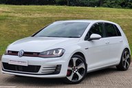 Volkswagen Golf GTI 2