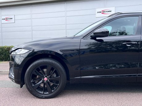 Jaguar F-Pace 2.0 D200 MHEV R-Dynamic SE Auto AWD Euro 6 (s/s) 5dr 52