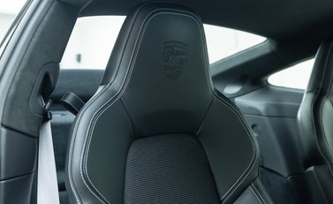 Porsche 911 GT3 TOURING (992) 16