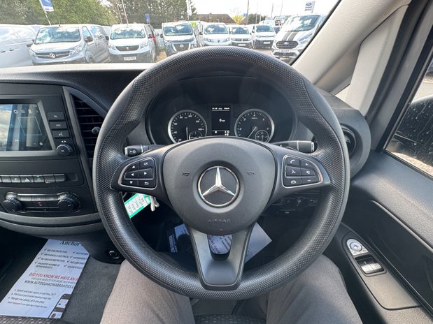 Mercedes-Benz Vito AUTO LWB L2H1 Low Roof Progressive 114 Camera EURO 6 16