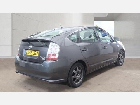 Toyota Prius 1.5 T Spirit CVT 5dr 4