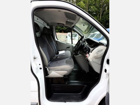 Vauxhall Vivaro 2.0 2700 CDTi Panel Van 4dr Diesel Manual FWD L1 (195 g/km, 113 bhp) 25
