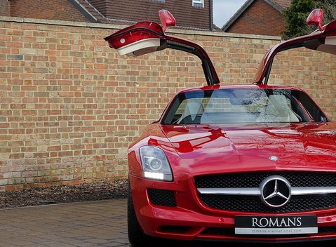 Mercedes-Benz SLS AMG 5
