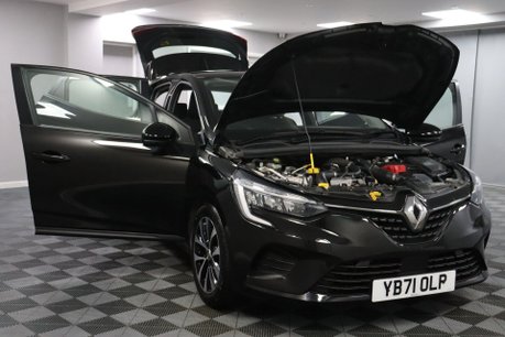 Renault Clio ICONIC TCE 15