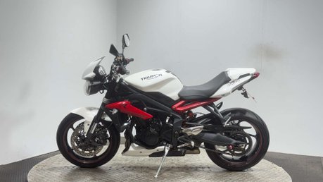 Triumph Street Triple R 2015 15K QUICK SHIFTER ARROW EXHAUST NEW MOT NAKED BIKE 4