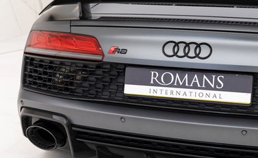 Audi R8 V10 Performance Carbon Black 18