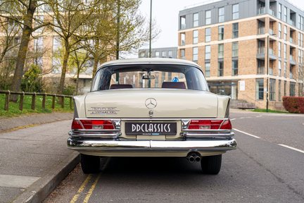 Mercedes-Benz S Class 300SE Fintail W112 "Königsflosse" 6