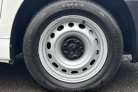 Peugeot Partner 850 S L1 1.6 Hdi 92ps Panel Van - Air Con - Direct from MOD 27