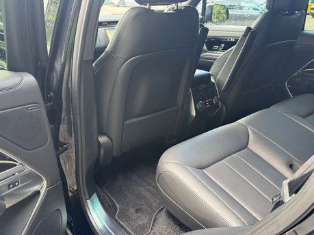 Land Rover Range Rover 3.0 Range Rover SE D MHEV Auto 4WD 5dr 22