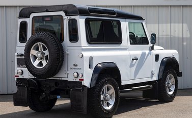 Land Rover Defender 90 Landmark 7