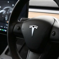 Tesla Model Y ModeL Y Long Range AWD 4WD 5dr 1