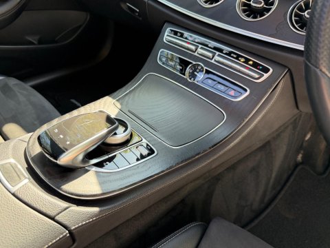Mercedes-Benz E Class E 300 AMG LINE PREMIUM 22
