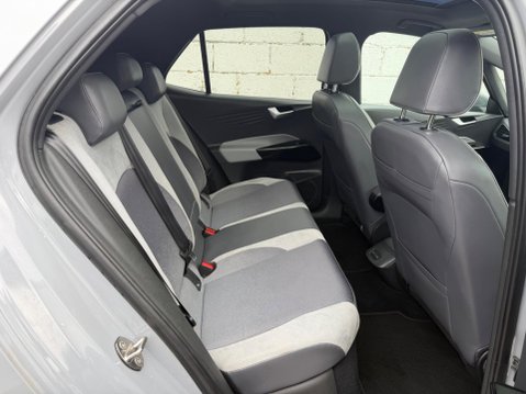 Volkswagen ID.3 Pro Performance 58kWh Family Auto 5dr 55