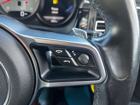 Porsche Macan 3.0 Macan S Semi-Auto 4WD 5dr 48