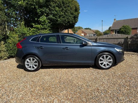 Volvo V40 2.0 D3 Inscription Auto Euro 6 (s/s) 5dr 4