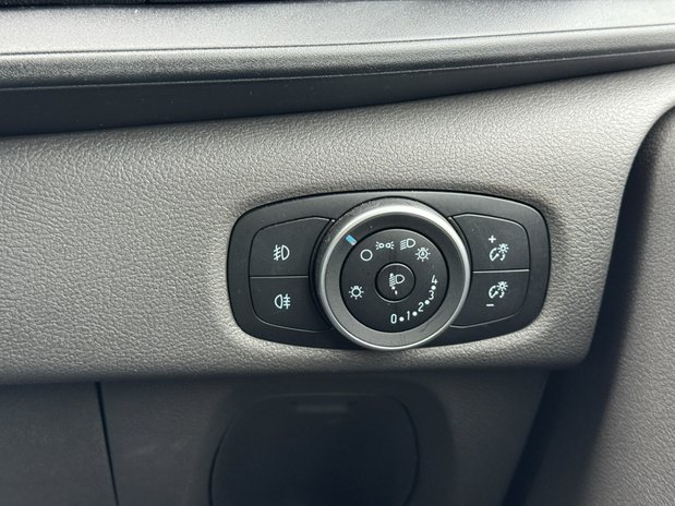 Ford Transit Custom Crew Cab AUTO SWB L1H1 Sport 320 Air Con SELECT 27