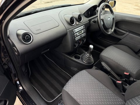 Ford Fiesta 1.4 Zetec 5dr 17