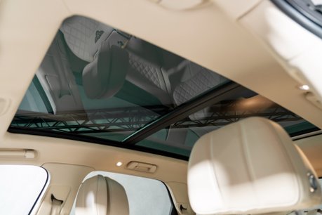 Bentley Bentayga W12. ALL TERRAIN SPEC. PANORAMIC ROOF. H, C & M SEATS. PRIVACY GLASS. 31