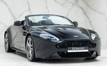 Aston Martin V12 Vantage S Roadster 9