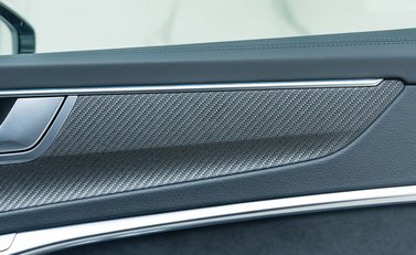 Audi RS6 AVANT PERFORMANCE CARBON VORSPRUNG 30