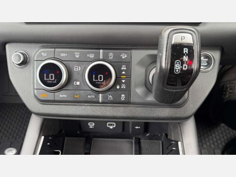 Land Rover Defender 3.0 Defender Hard Top X-Dynamic HSE D MHEV Auto 4WD 31