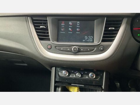 Vauxhall Grandland X 1.2 Turbo SE Euro 6 (s/s) 5dr 7