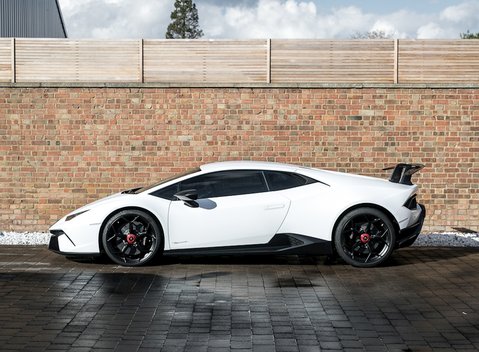 Lamborghini Huracan Performante 2