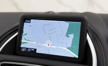 Aston Martin DB11 V8 16