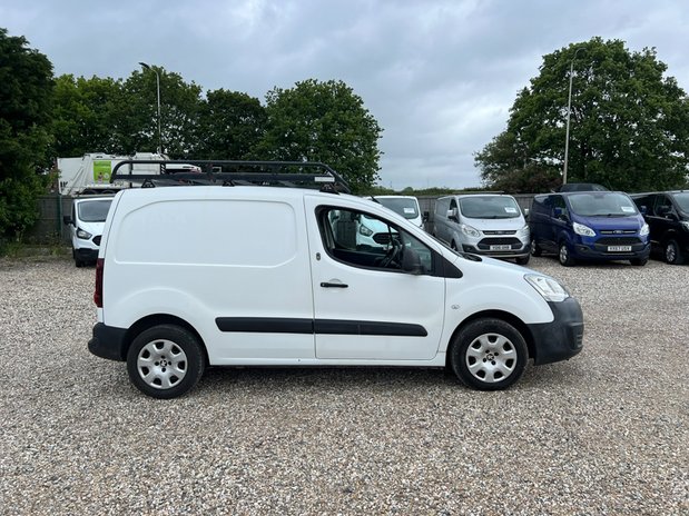Peugeot Partner SWB L1H1 Low Roof Professional Air Con EURO 6 NO VAT 5